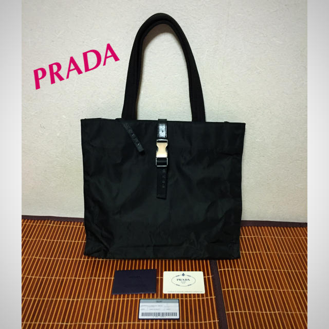 PRADA(プラダ)のギャランティーカード付きPRADA レディースのバッグ(トートバッグ)の商品写真