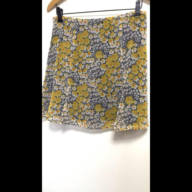 ZARA(ザラ)のタイムセールシフォンお花プリントスカート レディースのスカート(その他)の商品写真