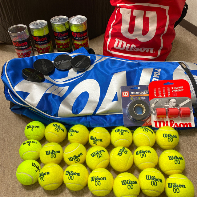 値下げリュック型　テニスラケットバッグ　ボール＋グリップテープ付き チケットのスポーツ(テニス)の商品写真