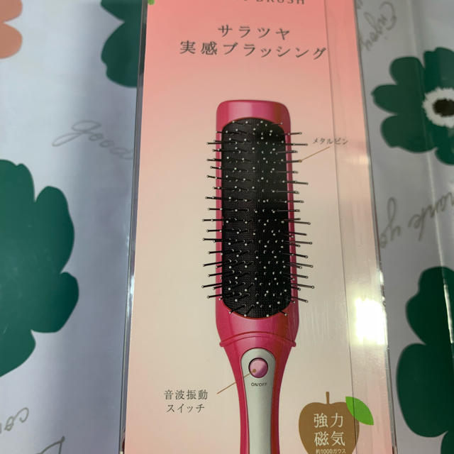 KOIZUMI(コイズミ)の新品未使用 コイズミ  リセットブラシ KBE2901 ビビッドピンク コスメ/美容のヘアケア/スタイリング(ヘアブラシ/クシ)の商品写真