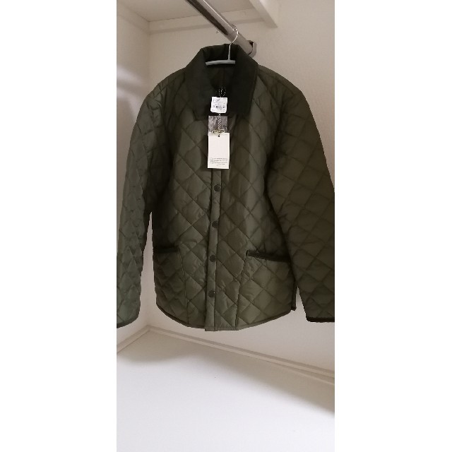 新品 Barbour(バブアー)キルティングジャケットナイロン100%袖裏