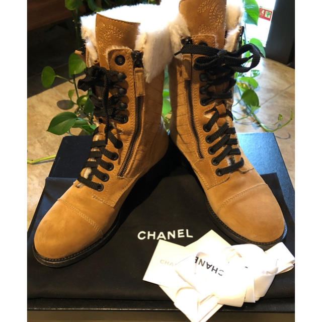 CHANEL(シャネル)の超美品シャネル正規品ブーツ♡ レディースの靴/シューズ(ブーツ)の商品写真
