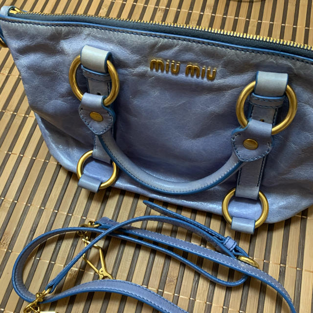 miu miu ショルダー付　バッグ