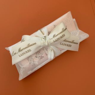 レメルヴェイユーズラデュレ(Les Merveilleuses LADUREE)のLes Merveilleuses LADURÉE  ギフト(シャンプー/コンディショナーセット)