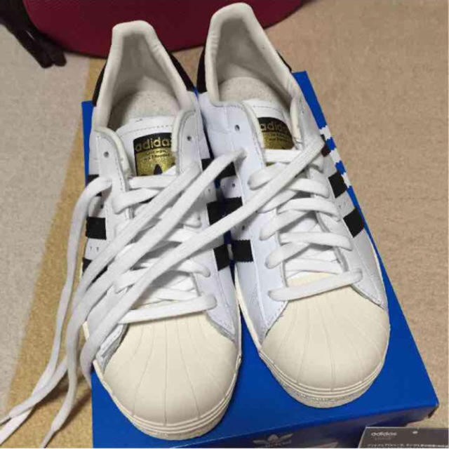 adidas(アディダス)の新品 スーパースター 22.5 レディースの靴/シューズ(スニーカー)の商品写真