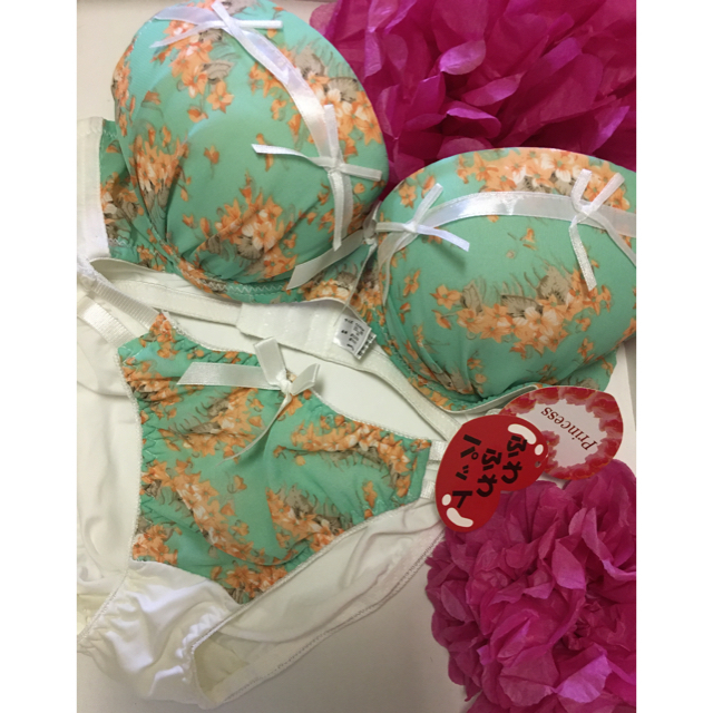 小花柄×リボン　ブラジャー  ショーツ  セット レディースの下着/アンダーウェア(ブラ&ショーツセット)の商品写真