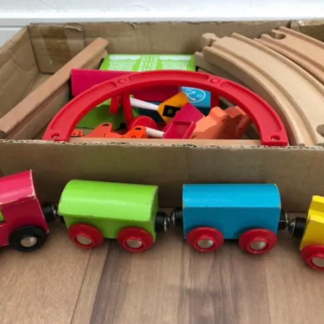 wooden 25 PCS TRAIN SET 木製  汽車　レール　知育玩具 キッズ/ベビー/マタニティのおもちゃ(知育玩具)の商品写真