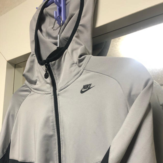 NIKE ナイキ パーカー　Ｍ  グレー　シャドウ