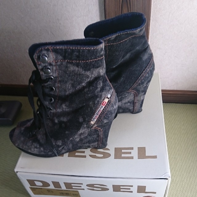 DIESEL(ディーゼル)のDIESEL ショートブーツ ディーゼル レディースの靴/シューズ(ブーツ)の商品写真