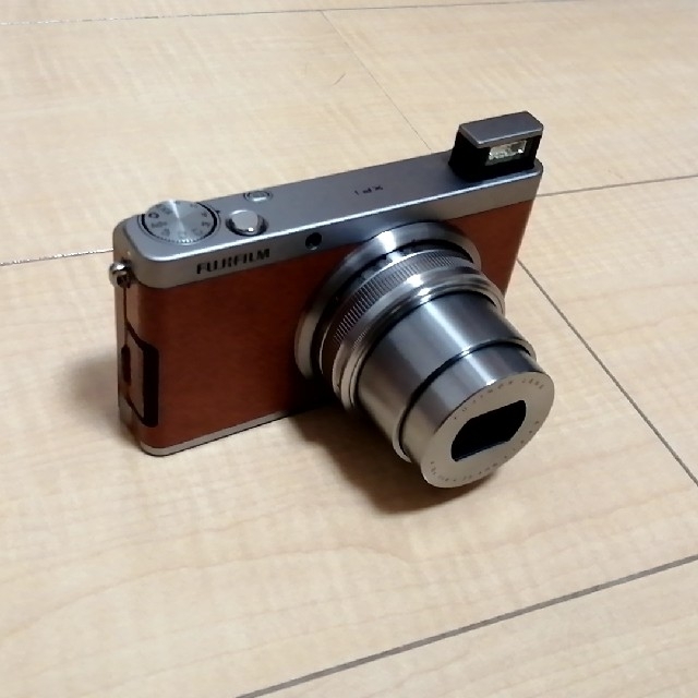 FUJIFILM XF1 ブラウン コンパクトデジタルカメラ