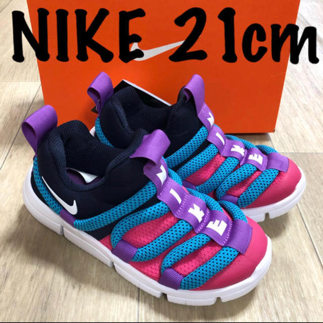 NIKE(ナイキ)の21 ナイキノービス　子供靴　スリッポン 子供シューズ ナイキスニーカー キッズ/ベビー/マタニティのキッズ靴/シューズ(15cm~)(スニーカー)の商品写真