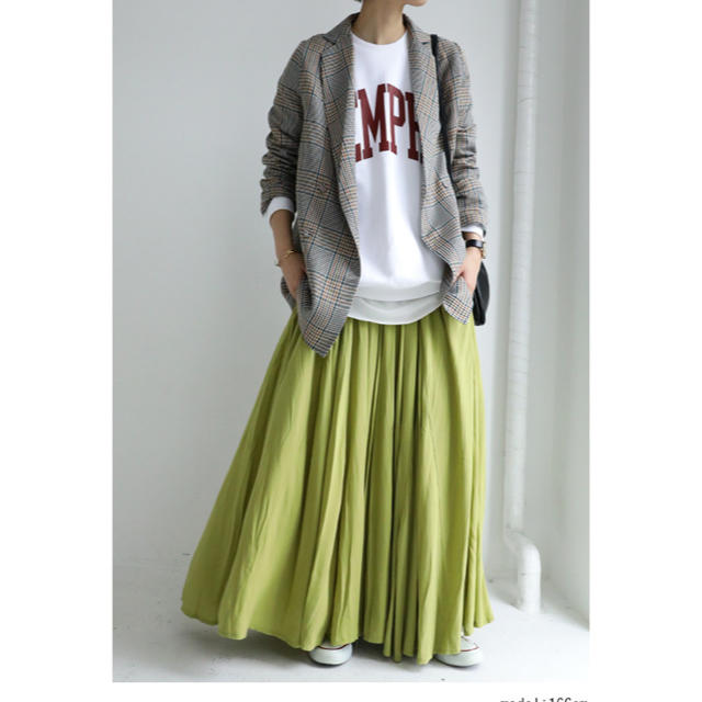antiqua(アンティカ)のantiqua フレアデザインスカート　グリーンティー レディースのスカート(ロングスカート)の商品写真