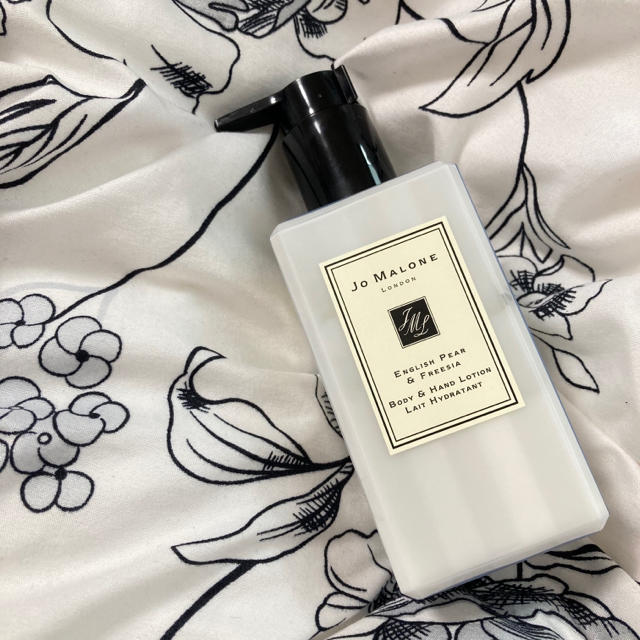 Jo Malone(ジョーマローン)のJo MALONE ペアー&フリージア　ボディ&ハンドローション コスメ/美容のボディケア(ボディローション/ミルク)の商品写真