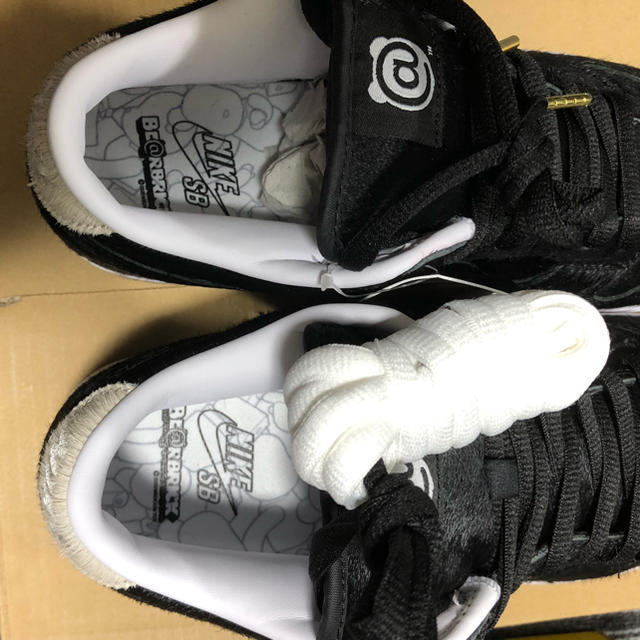 NIKE SB DUNK LOW MEDICOMTOY ベアブリック NIKE SB DUNK LOW MEDICOMTOY ベアブリック