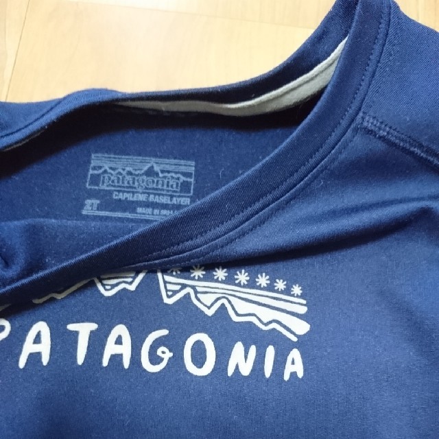 patagonia(パタゴニア)のキャプリーンベースレイヤー2Tネイビー キッズ/ベビー/マタニティのキッズ服男の子用(90cm~)(Tシャツ/カットソー)の商品写真