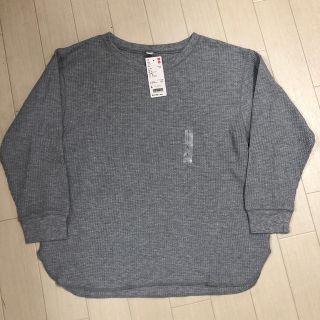 ユニクロ(UNIQLO)のユニクロ　ワッフルVネックT グレー　新品　L(Tシャツ(長袖/七分))