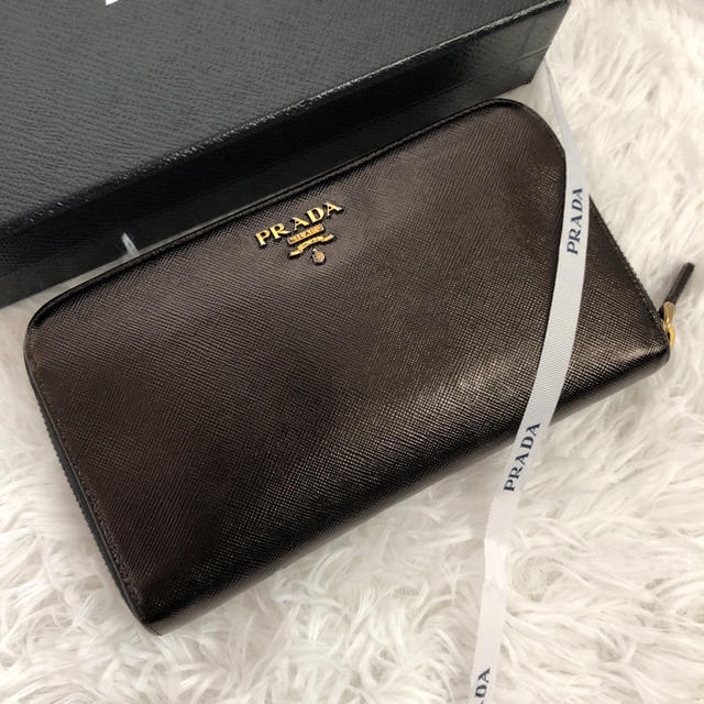 レディース美品　PRADA プラダ　長財布　ラウンドファスナー