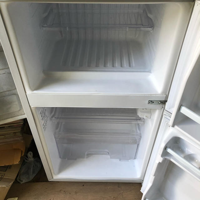 DAEWOO 冷凍冷蔵庫　DR-T90BG    2015年製　86ℓ スマホ/家電/カメラの生活家電(冷蔵庫)の商品写真