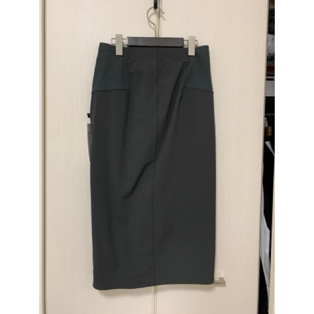 新品　lululemonルルレモン　タイトスカート