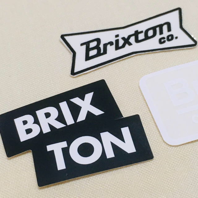 Ron Herman(ロンハーマン)のBRIXTON ブリクストン  ステッカー　3枚セット　新品　送料込み スポーツ/アウトドアのスポーツ/アウトドア その他(スケートボード)の商品写真