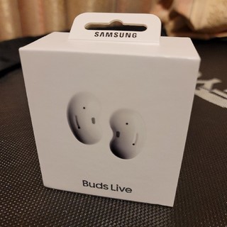 サムスン(SAMSUNG)のgalaxy buds live Bluetooth イヤホン 白White (ヘッドフォン/イヤフォン)
