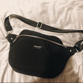 マウジー(moussy)のmoussy★サコッシュ(ボディバッグ/ウエストポーチ)