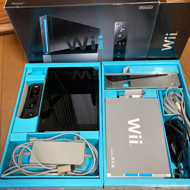 Wii(ウィー)のWii本体&カセット8点その他 エンタメ/ホビーのゲームソフト/ゲーム機本体(家庭用ゲーム機本体)の商品写真