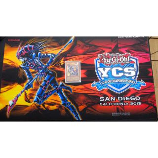 ユウギオウ(遊戯王)の【限定品】遊戯王　YCS 2013 公式プレイマット 混沌の黒魔術師　カード付き(カードサプライ/アクセサリ)