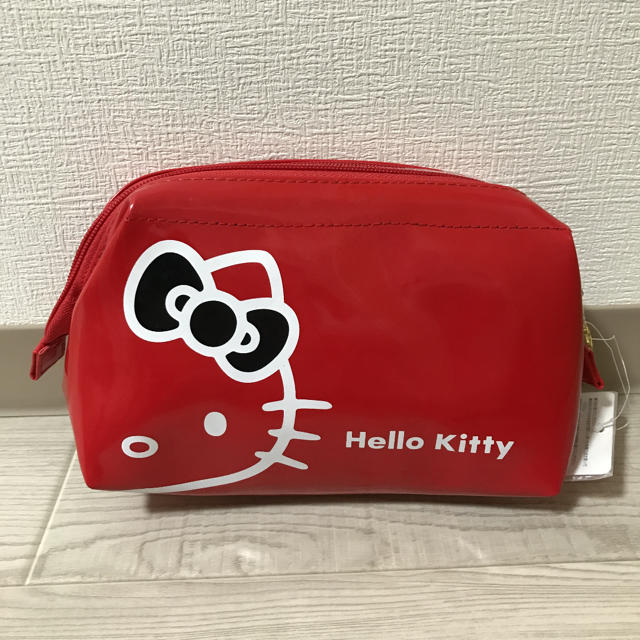 ハローキティ(ハローキティ)の【新品　未使用　タグ付き】Hello Kitty  ハローキティ　ポーチ 赤 レディースのファッション小物(ポーチ)の商品写真