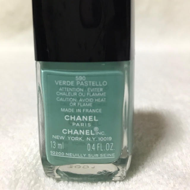 CHANEL(シャネル)のCHANEL シャネル　ヴェルニ  ロング　トゥニュ 590 ヴェルデパステッロ コスメ/美容のネイル(マニキュア)の商品写真