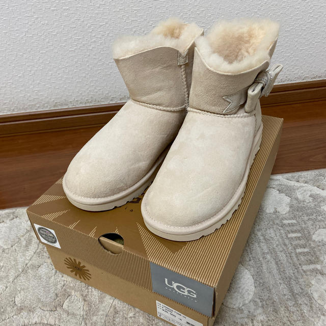 UGG スワロフスキー ショートブーツ www.ciaociaoibiza.com