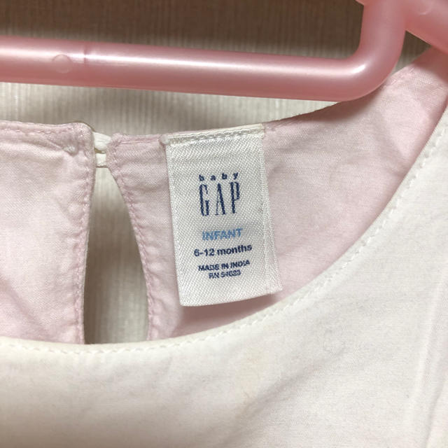 babyGAP(ベビーギャップ)のBABYGAP リバーシブルワンピ 80〜90㎝ キッズ/ベビー/マタニティのキッズ服女の子用(90cm~)(ワンピース)の商品写真