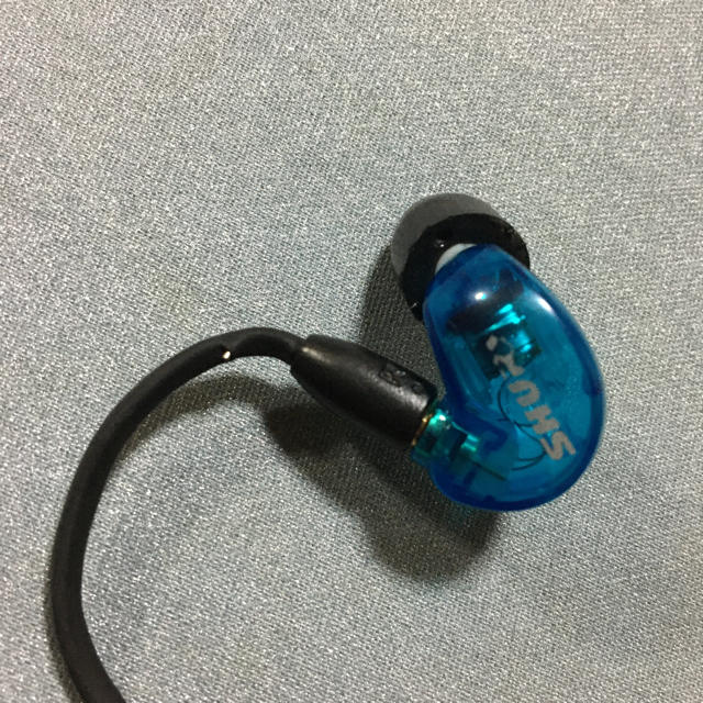 SHURE  SE215 Special Edition イヤホン 3