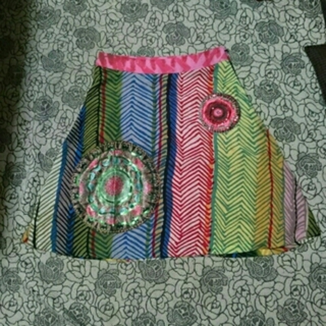 DESIGUAL(デシグアル)のDesigualスカートサイズ40 レディースのスカート(ひざ丈スカート)の商品写真