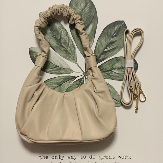 ZARA(ザラ)のハンドルギャザーバッグ 2way 肩がけ ショルダー レザー 調 女性用 秋 冬 レディースのバッグ(ショルダーバッグ)の商品写真
