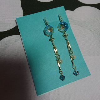 スワロフスキー(SWAROVSKI)の～Blue   moon～   〈樹脂ノンホールピアス〉 (ピアス)