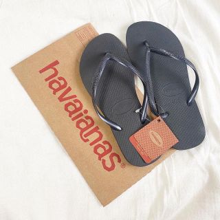 ハワイアナス(havaianas)のタグ 箱付き ハワイアナス ビーチサンダル ビーサン 黒 23cm 22.5cm(ビーチサンダル)