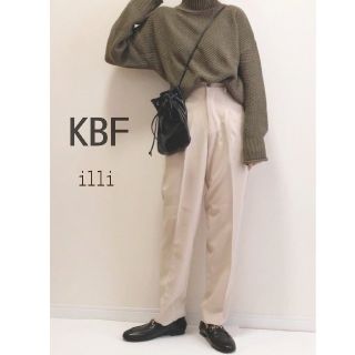 ケービーエフ(KBF)のRin様専用です＊KBF illi  ワンタックスリムテーパードパンツ(カジュアルパンツ)