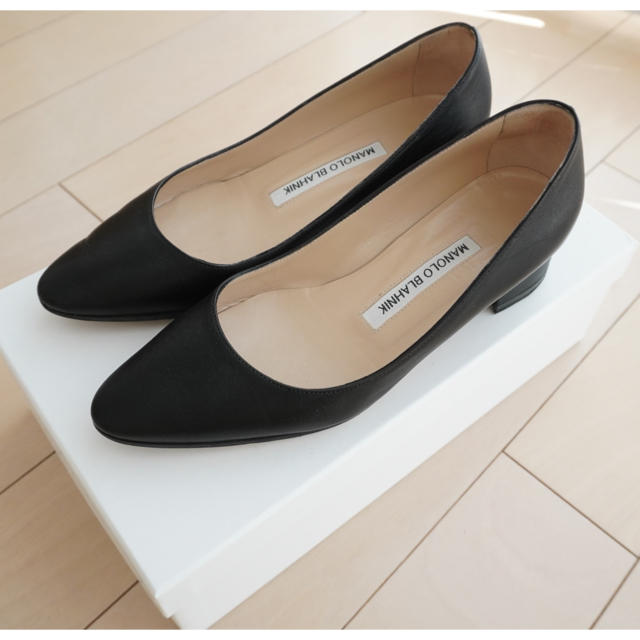 マノロブラニク パンプス 黒 【最安値】 15535円 www.toyotec.com