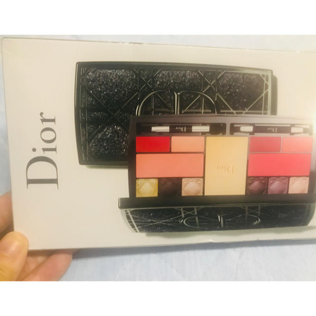 Dior(ディオール)のDIOR の　メイクセット コスメ/美容のキット/セット(コフレ/メイクアップセット)の商品写真