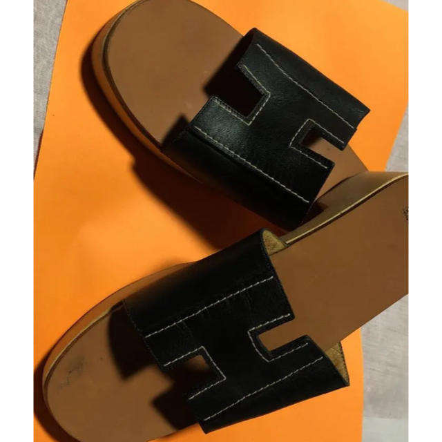 Hermes(エルメス)のエルメスHロゴサンダル 黒 レディースの靴/シューズ(サンダル)の商品写真