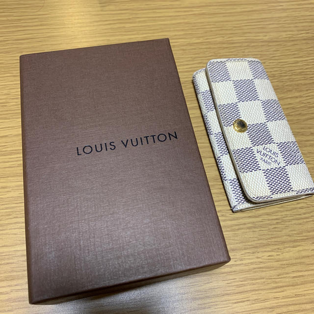 LOUIS VUITTON(ルイヴィトン)のキーケース　LOUIS VUITTON レディースのファッション小物(キーケース)の商品写真