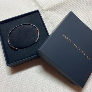 ダニエルウェリントン(Daniel Wellington)のダニエルウェリントン　バングル　シルバー(バングル/リストバンド)