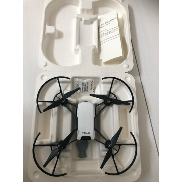 ほぼ新品 DJI Tello ドローン エンタメ/ホビーのおもちゃ/ぬいぐるみ(ホビーラジコン)の商品写真