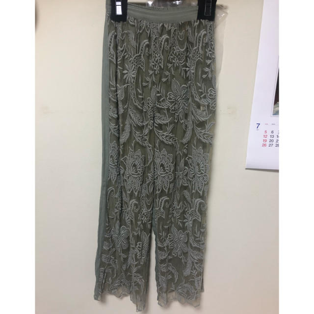 カジュアルパンツMEDI EMBROIDERY TULLE PANTS