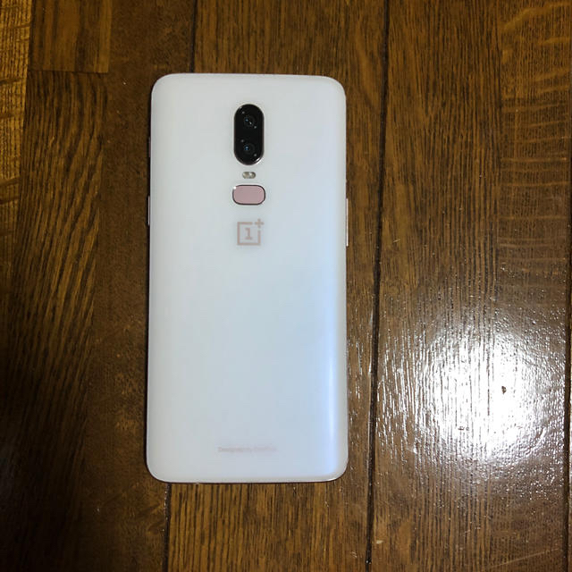 ANDROID(アンドロイド)のONEPLUS6 シルクホワイト 8GB RAM ＋ 128GB ROM スマホ/家電/カメラのスマートフォン/携帯電話(スマートフォン本体)の商品写真