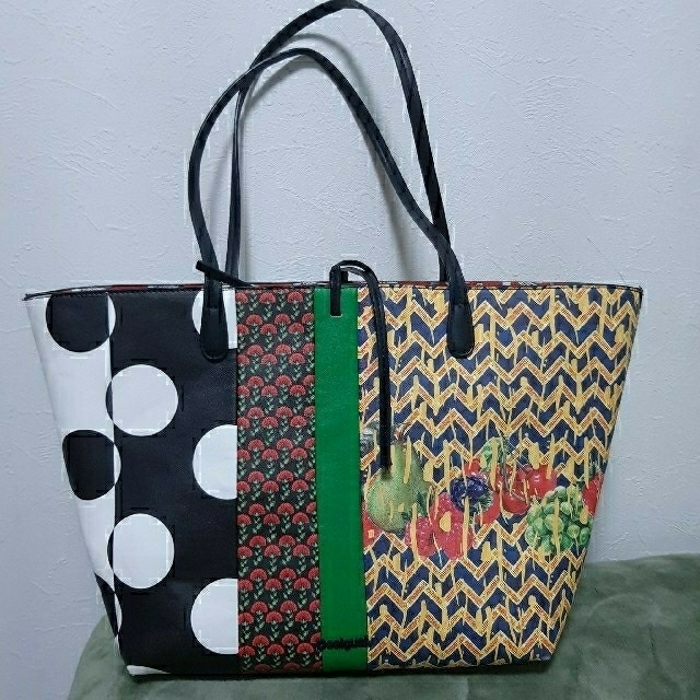 DESIGUAL(デシグアル)のデシグアル リバーシブルトートバック  レディースのバッグ(トートバッグ)の商品写真
