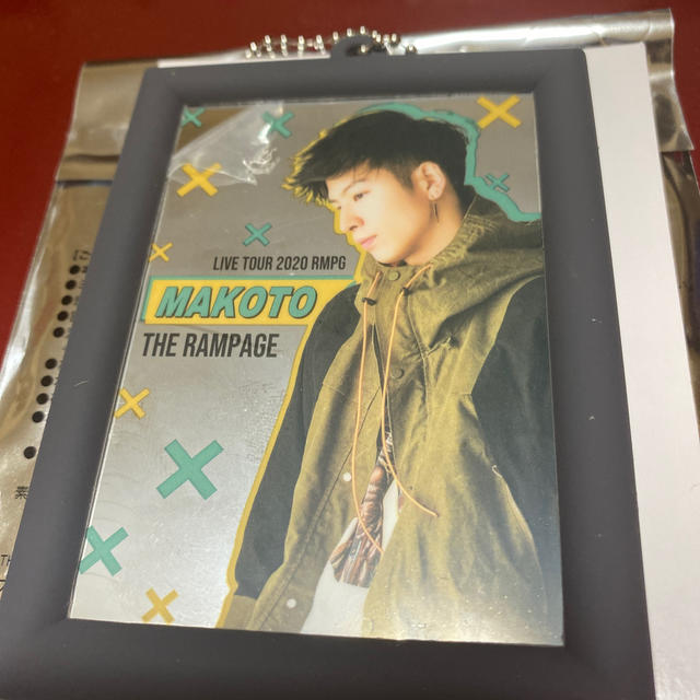 THE RAMPAGE 長谷川慎 フォトミラーキーホルダー エンタメ/ホビーのタレントグッズ(ミュージシャン)の商品写真