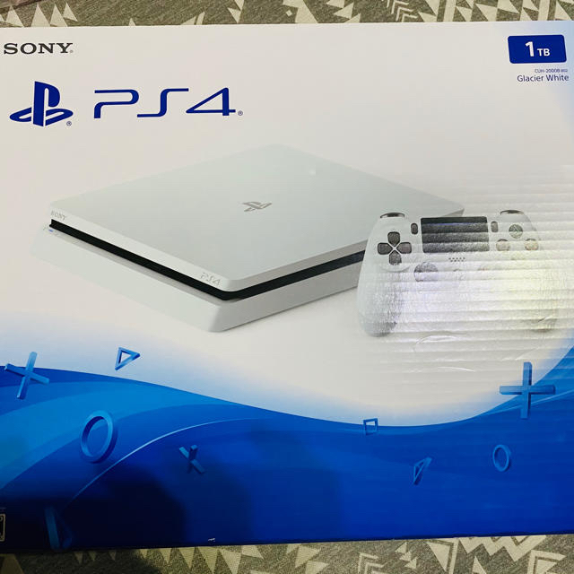 ゲームソフト/ゲーム機本体ＰＳ４　２０００Ｂ　1TB  ホワイト　ソフト５本セット⭐︎