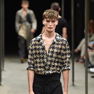 ドリスヴァンノッテン(DRIES VAN NOTEN)のdries van noten 15ss 総柄　開衿シャツ(シャツ)